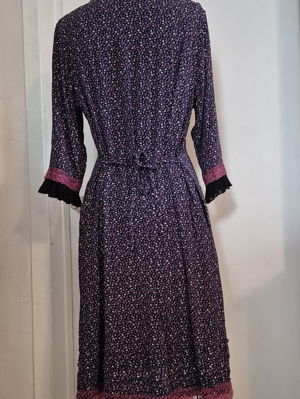 April Cornell Purple Floral Button-Front Midi Dress with Pink Lace XL - Picture 2 of 4